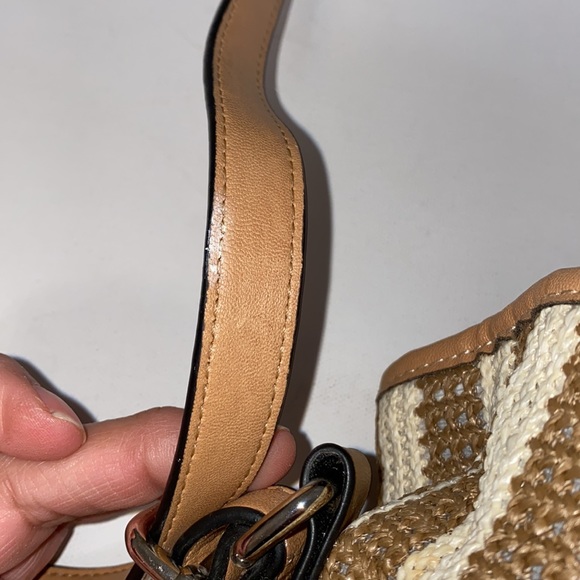 Giani Bernini Striped Two Tone Straw Bucket Crossbody Bag (Used) - Picture 12 of 15
